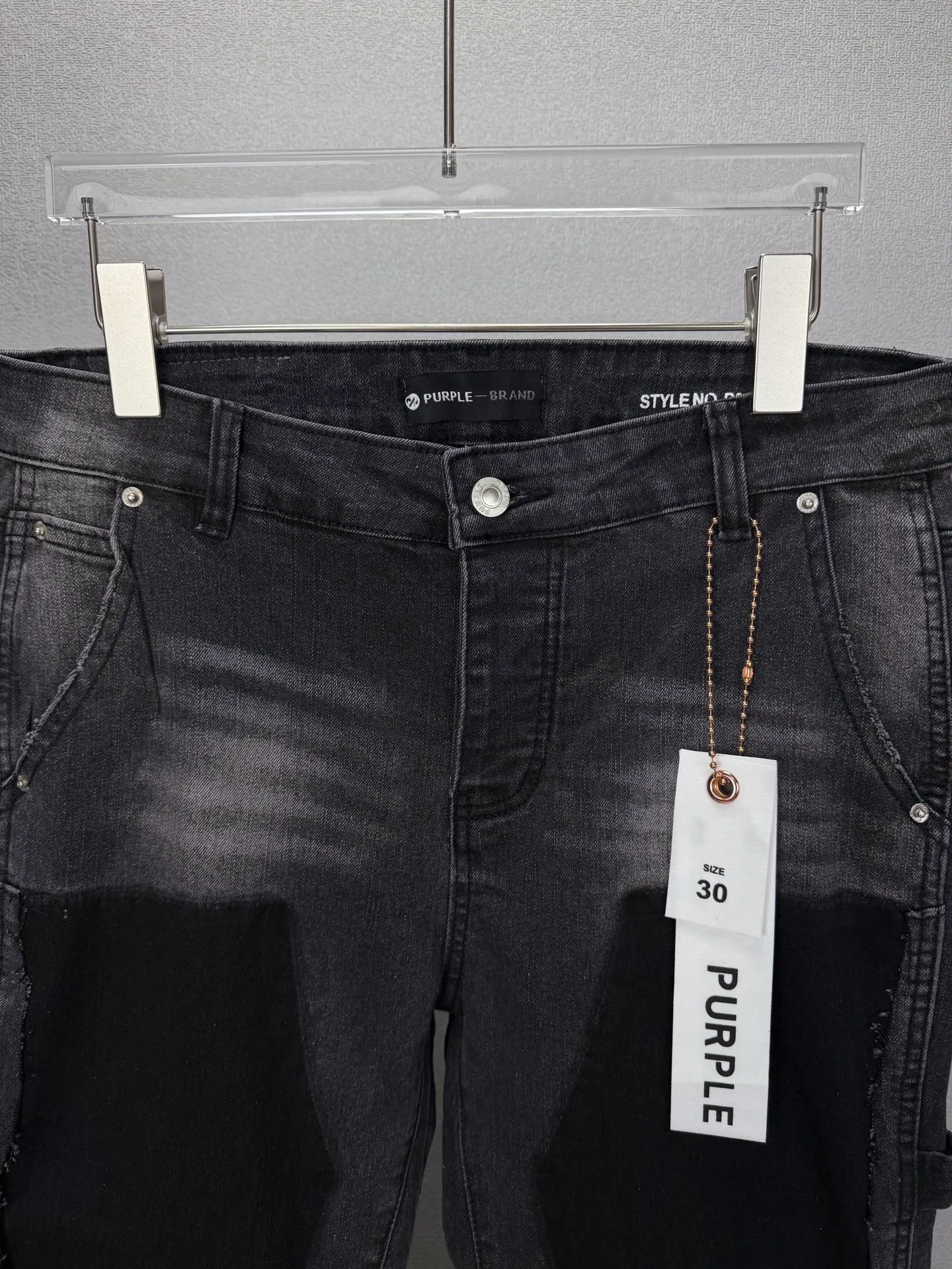 PURPLE BRAND 2026 New Arrival Retro Logging Black Couple Style Loose Bootcut Jeans High Version High Version Top Ceiling Quality Styles with different wash textures, very friendly to people with thin legs and thick legs. The loose bootcut style is very flattering to the leg shape. Moderate length that never goes out of style, easy to match with casual, basic styling for various styles, a must-have in the wardrobe! The fabric is stiff but also makes the upper body soft without losing texture. The washing process is even more perfect. It is a must-have item for everyone! ! ! Washed wheat, hang tag, pants label, three labels complete Color: Black Size: 28, 30, 32, 34, 36 (five sizes)